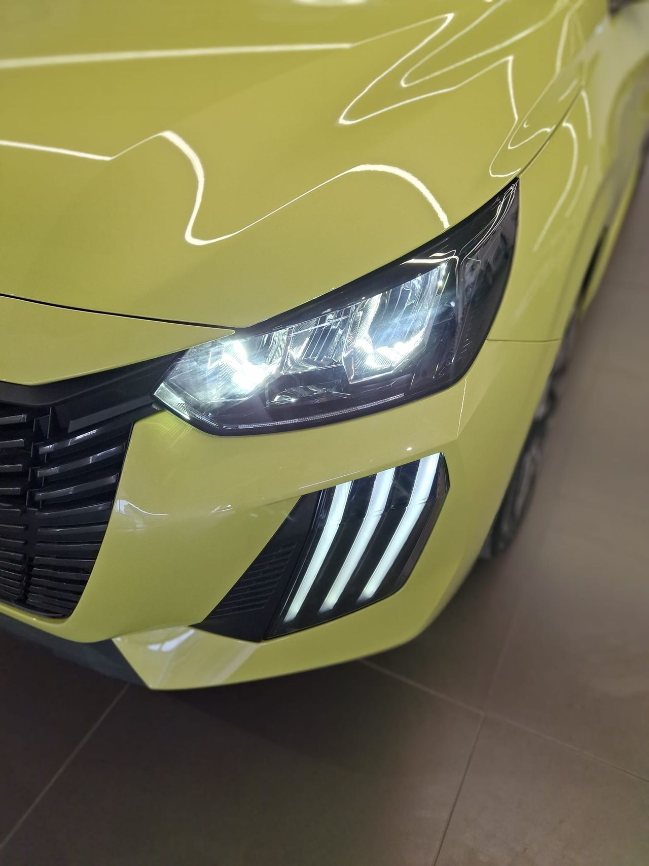 Foto Peugeot 208 3