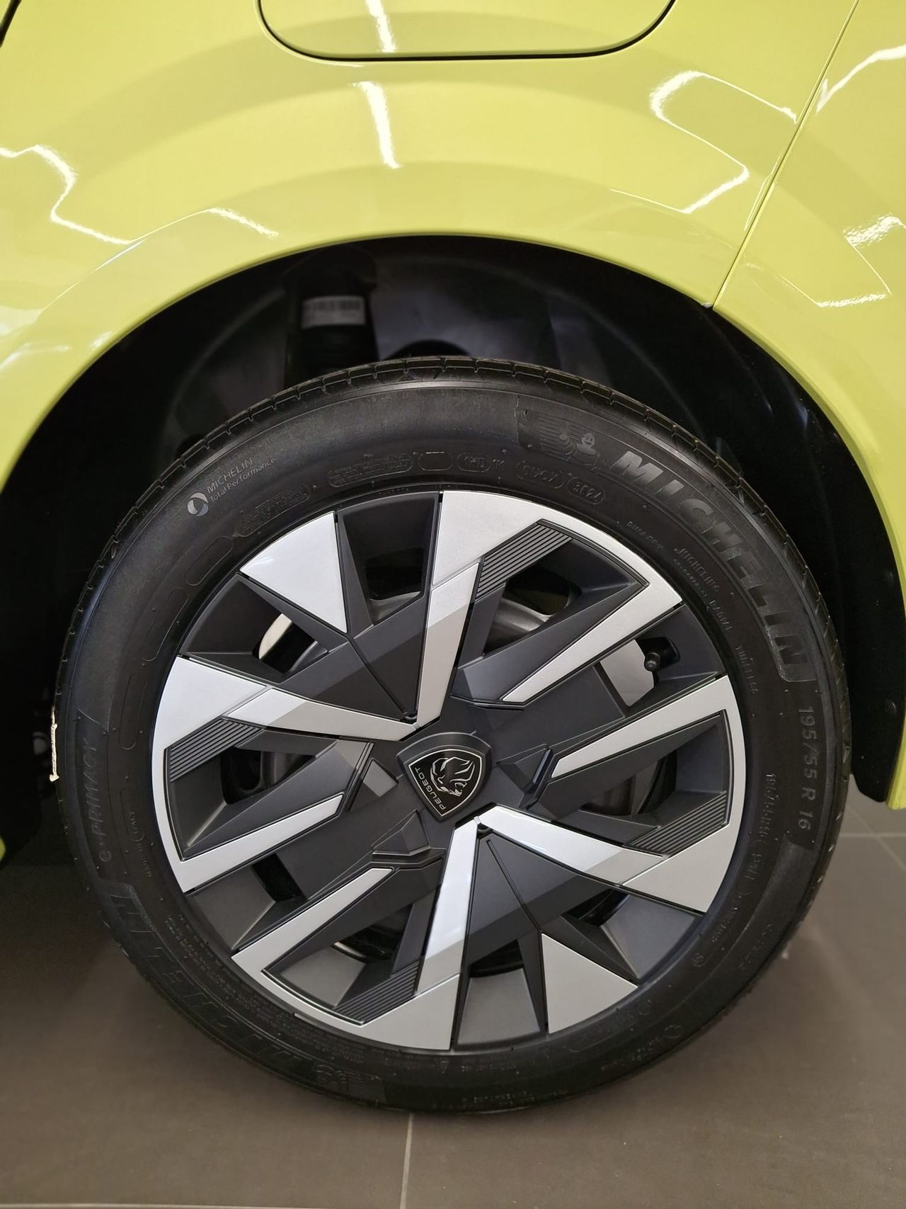 Foto Peugeot 208 5
