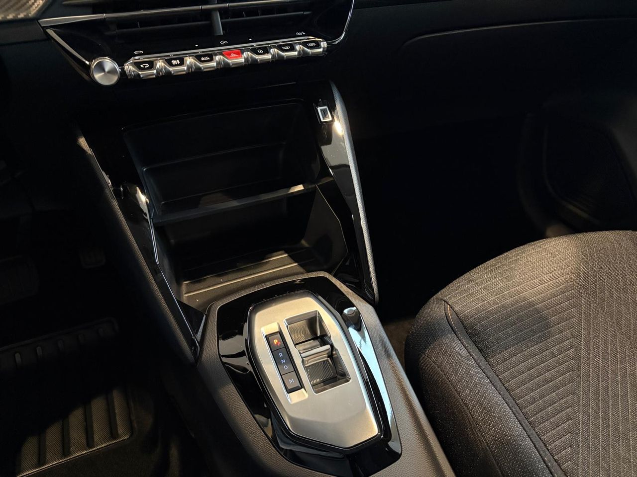 Foto Peugeot 208 13