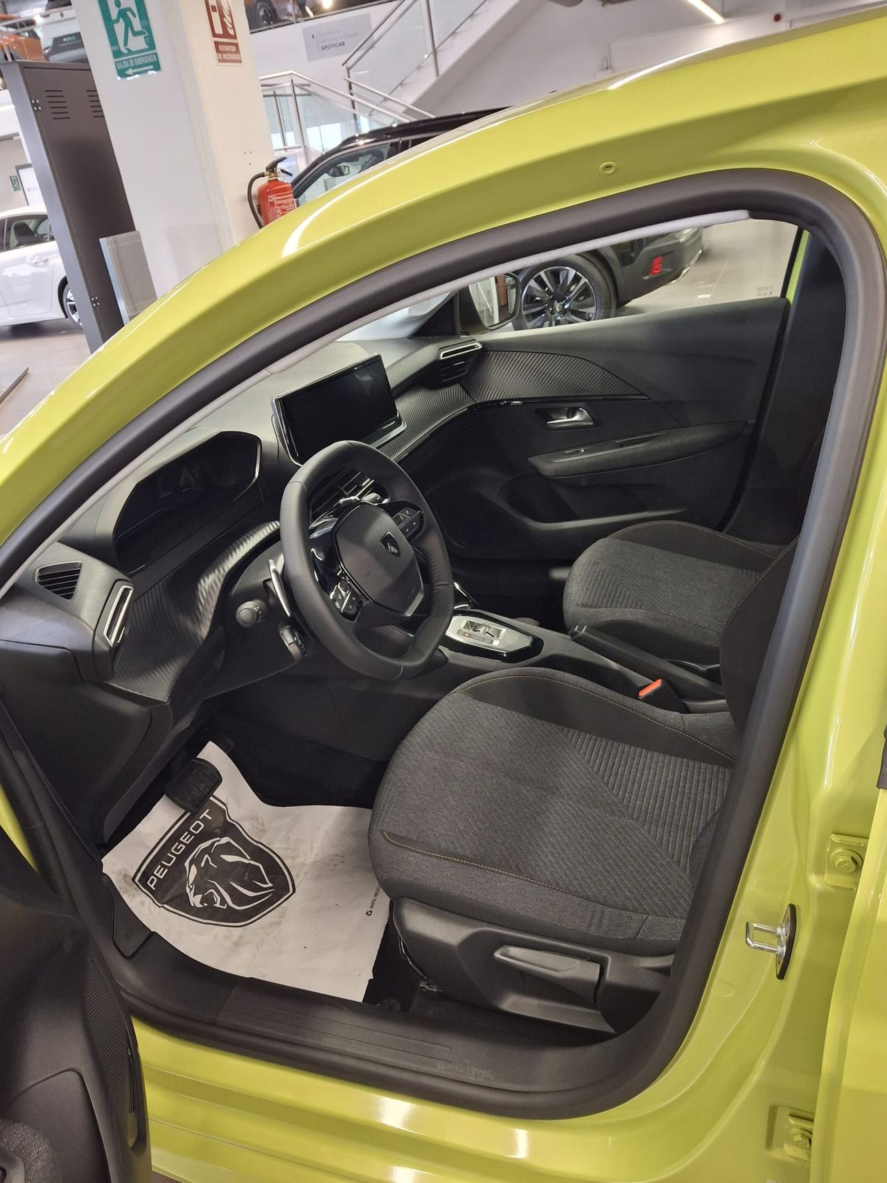 Foto Peugeot 208 8