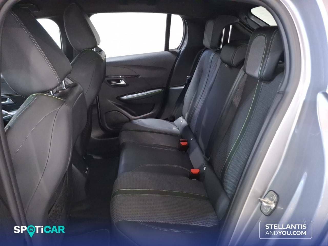 Foto Peugeot 208 10