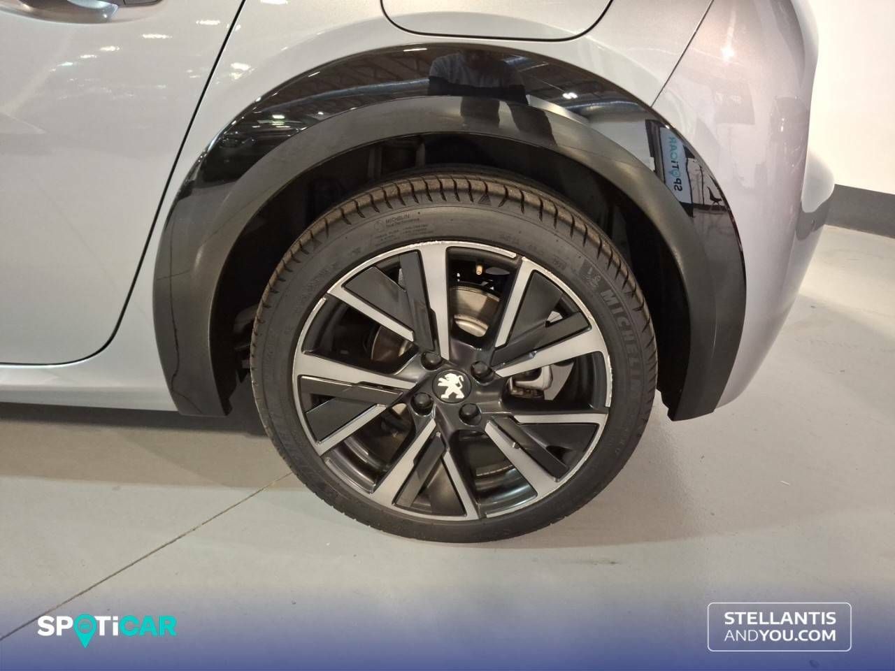 Foto Peugeot 208 11