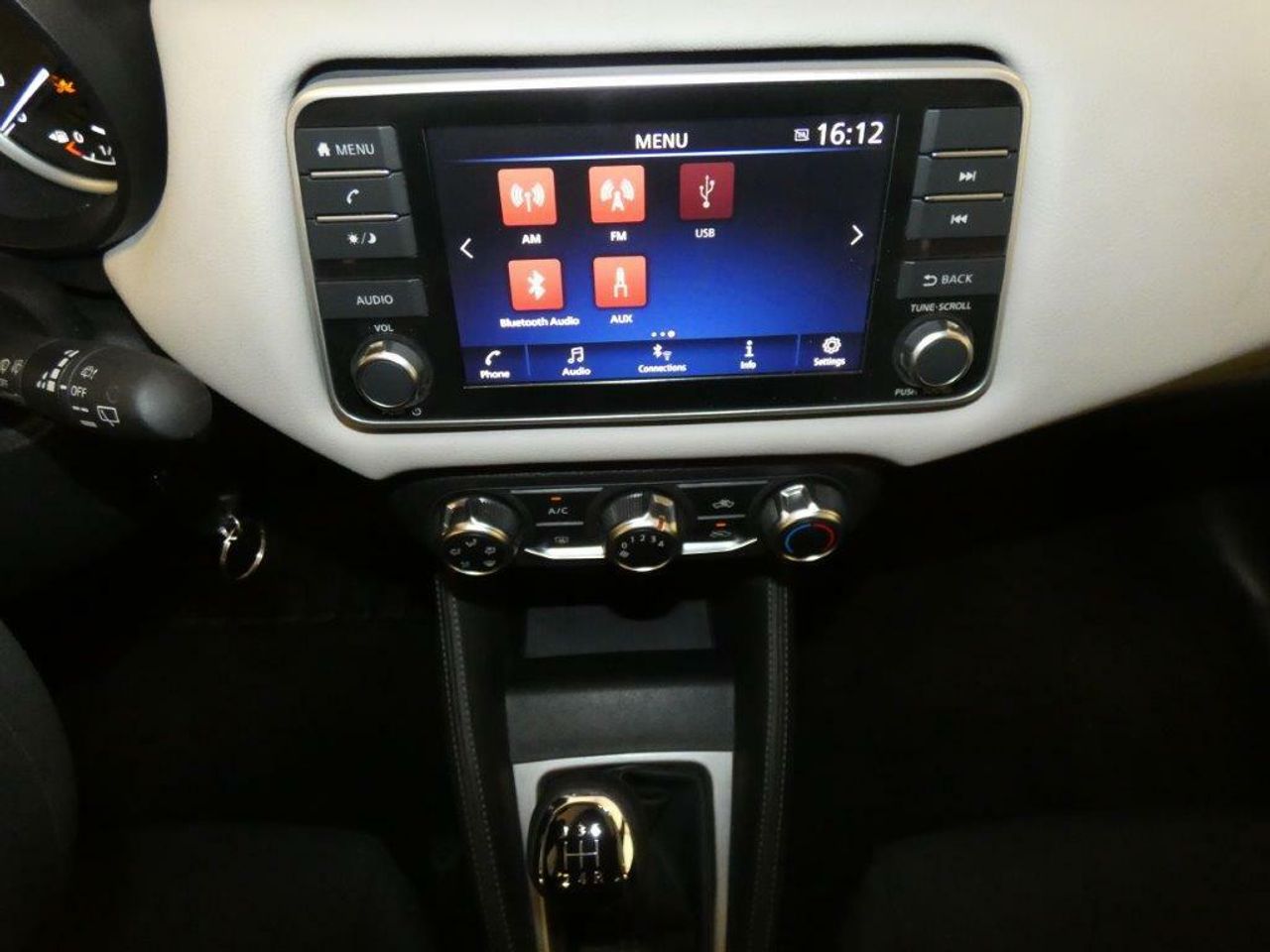 Foto Nissan Micra 10