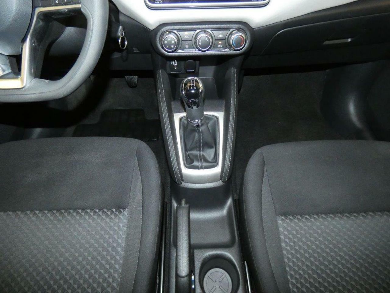 Foto Nissan Micra 13
