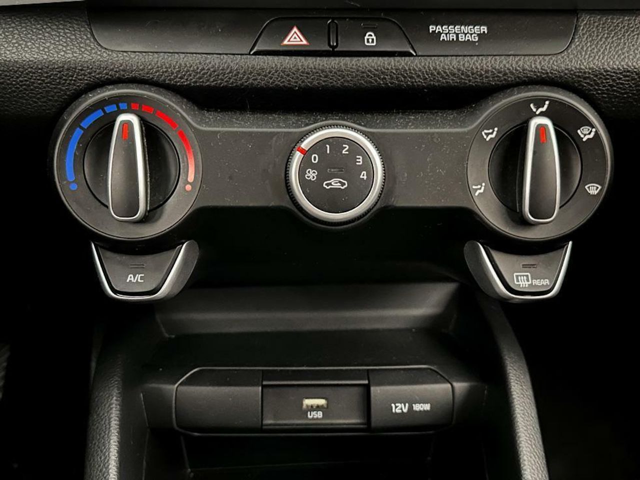 Foto Kia Stonic 15