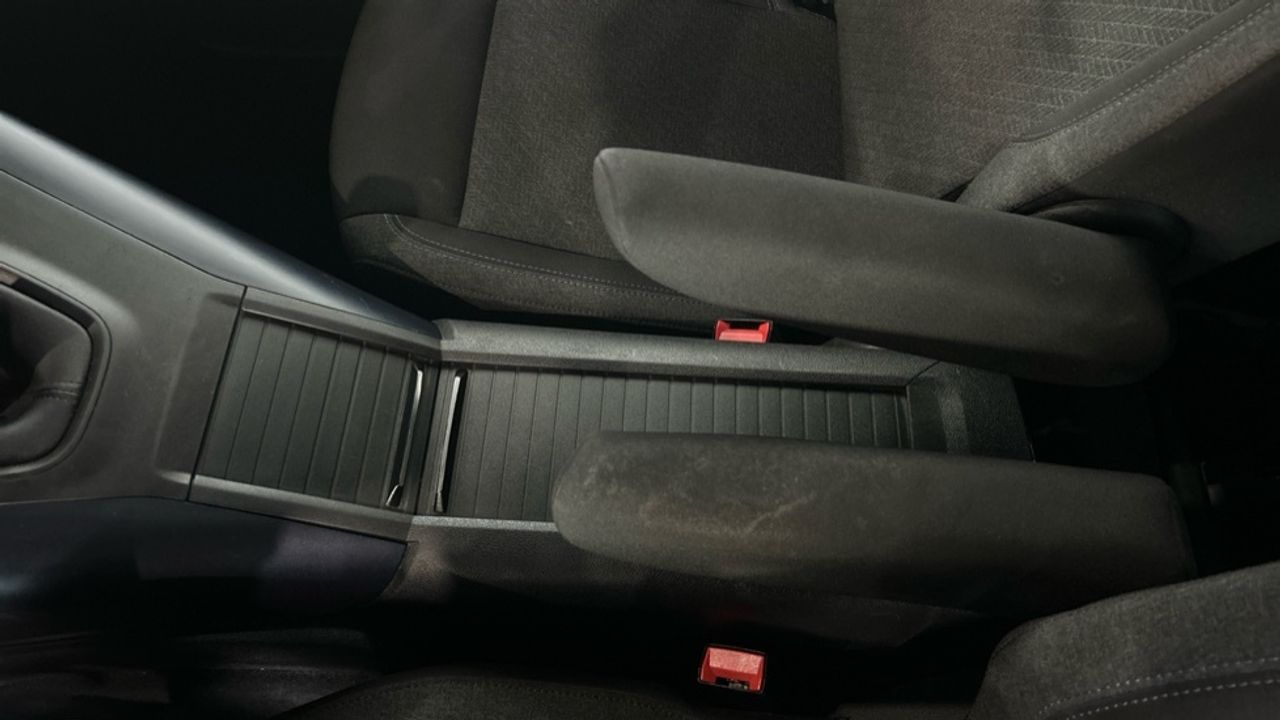 Foto Peugeot Rifter 41