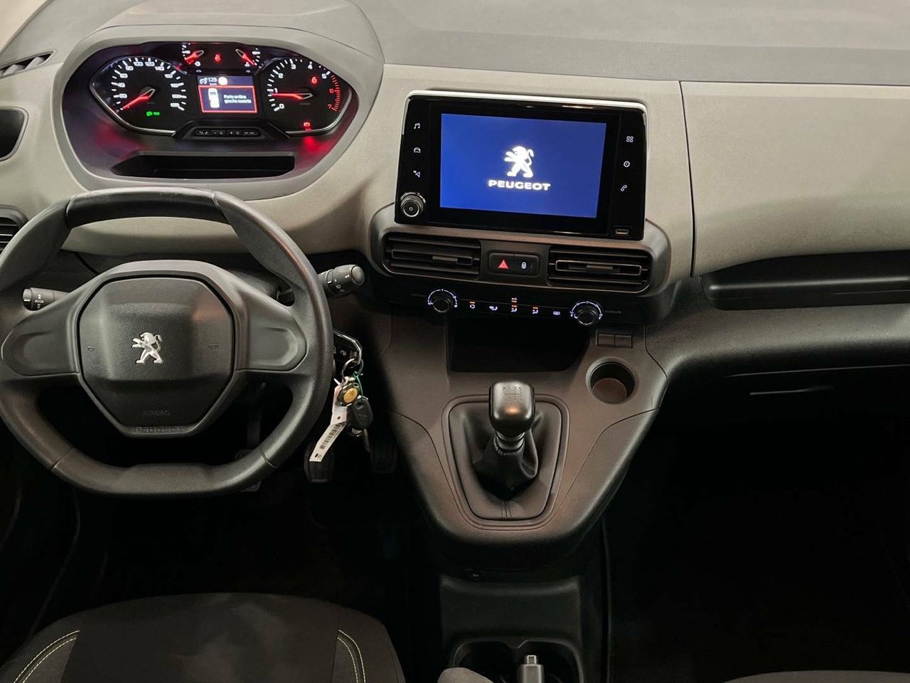 Foto Peugeot Rifter 8