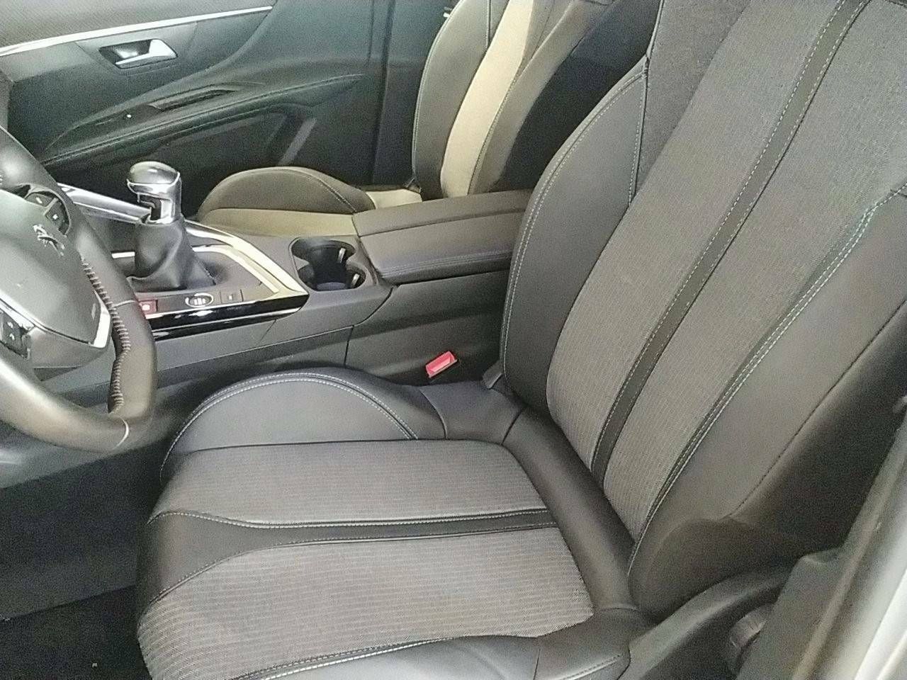 Foto Peugeot 5008 8