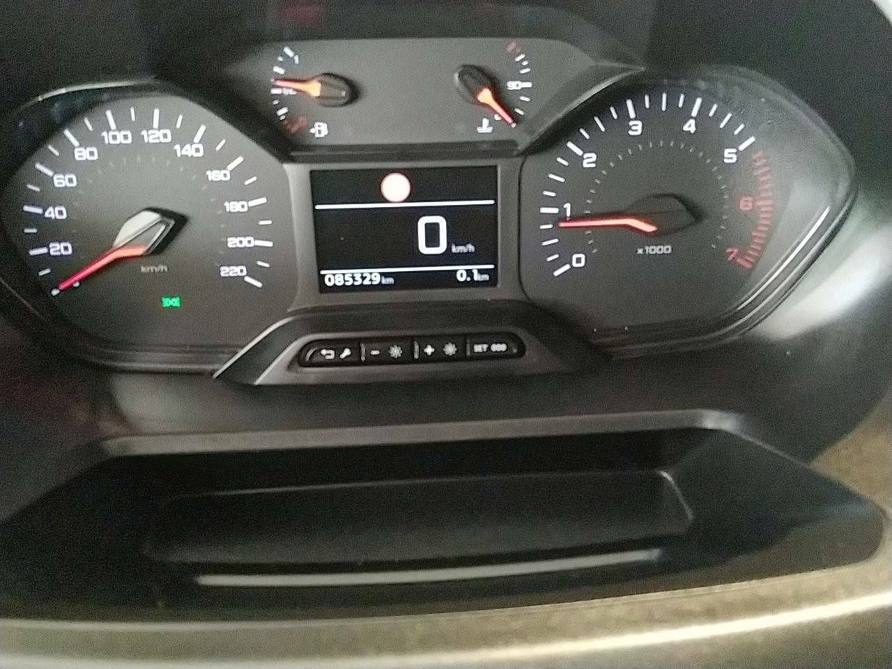 Foto Peugeot Rifter 13