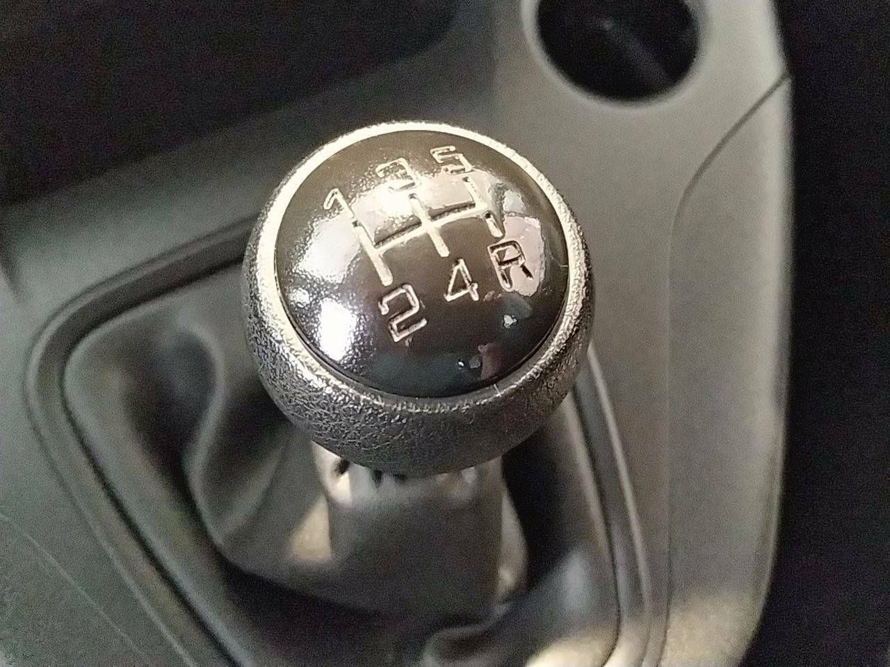 Foto Peugeot Rifter 17