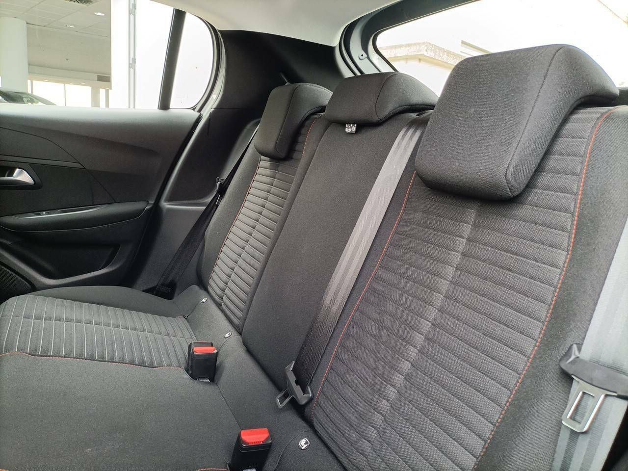 Foto Peugeot 208 7