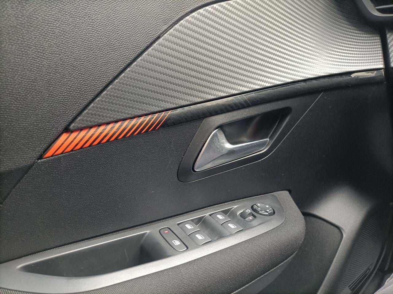 Foto Peugeot 208 11
