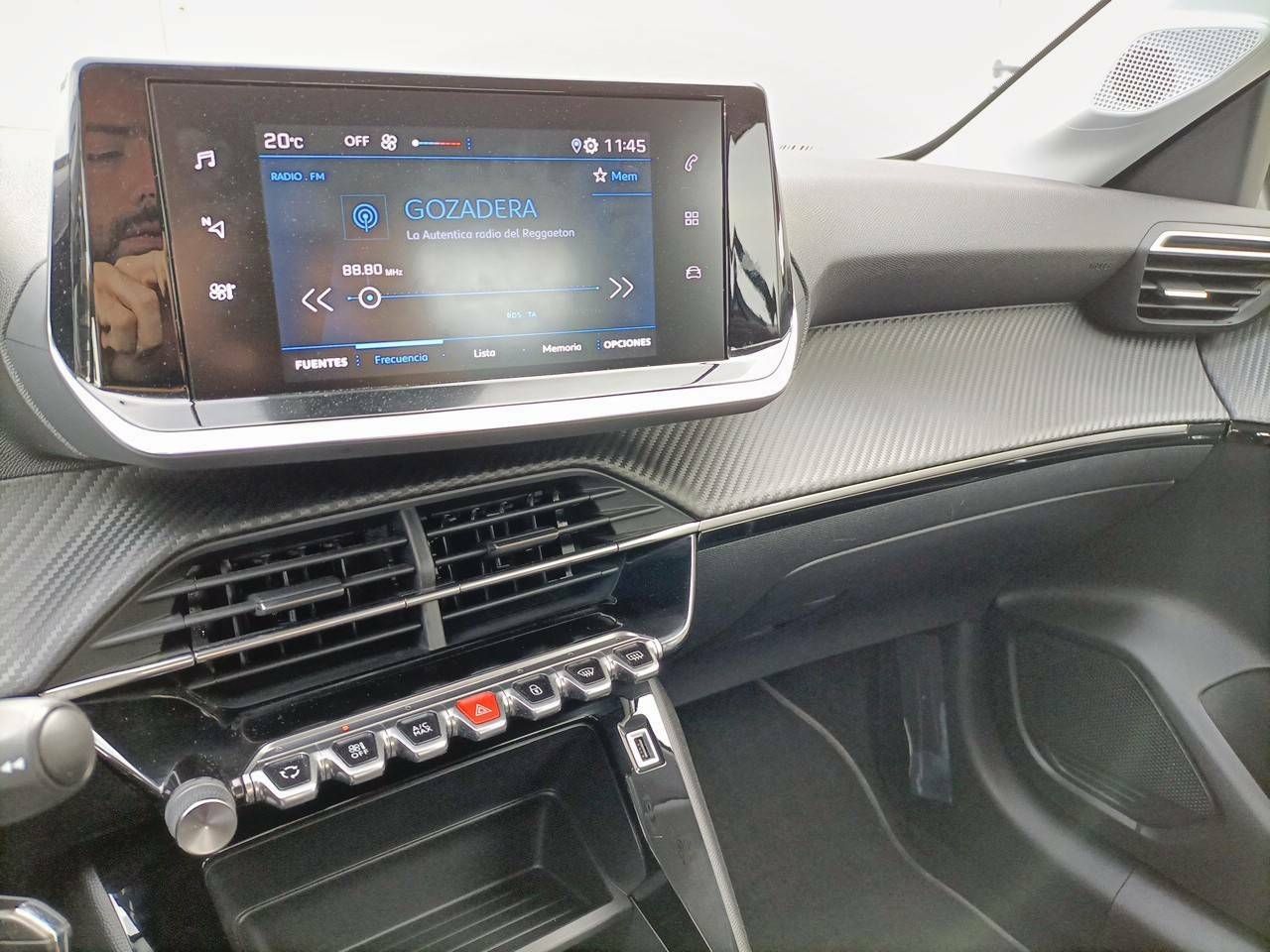 Foto Peugeot 208 12