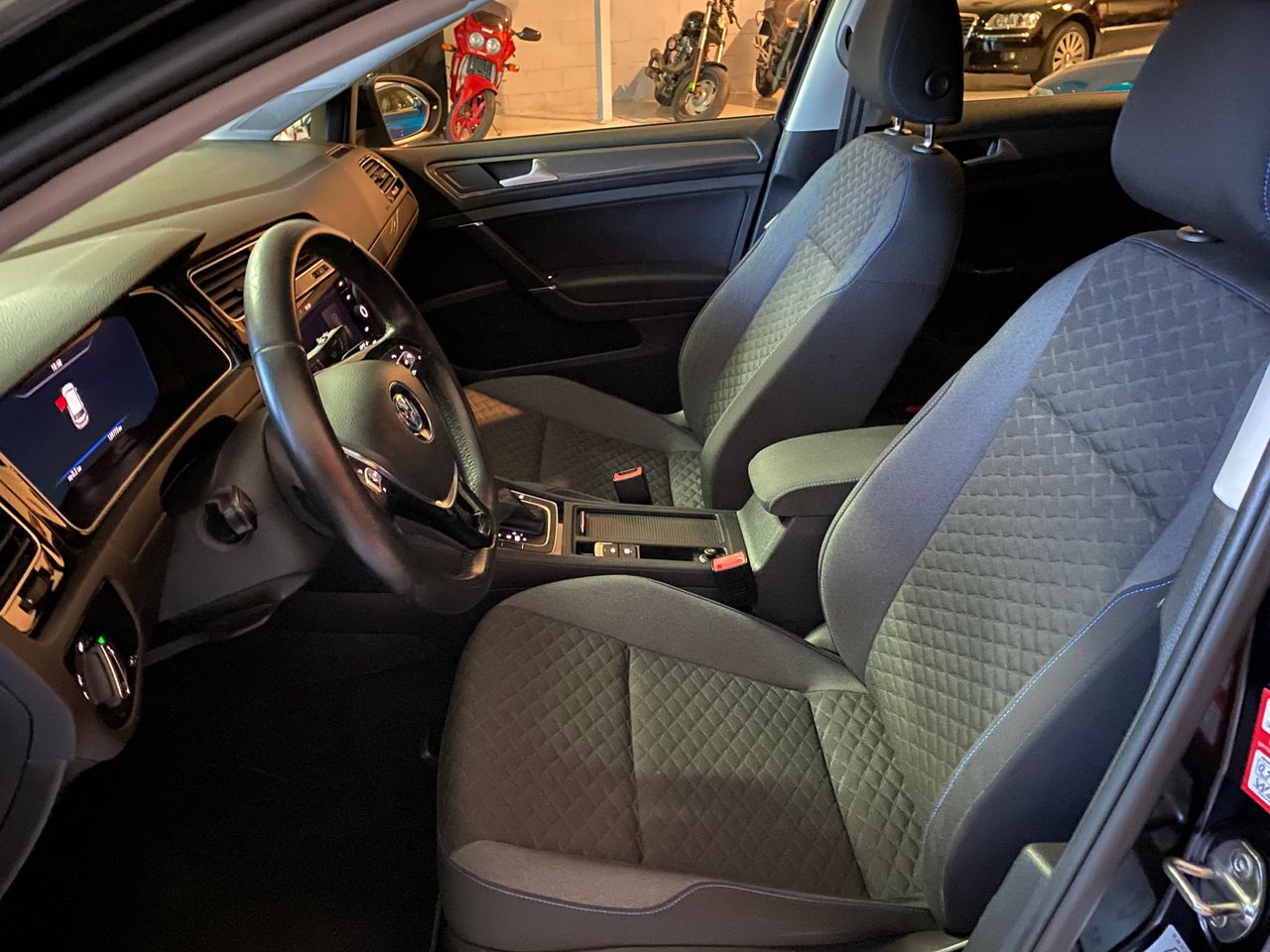 Foto Volkswagen Golf 13