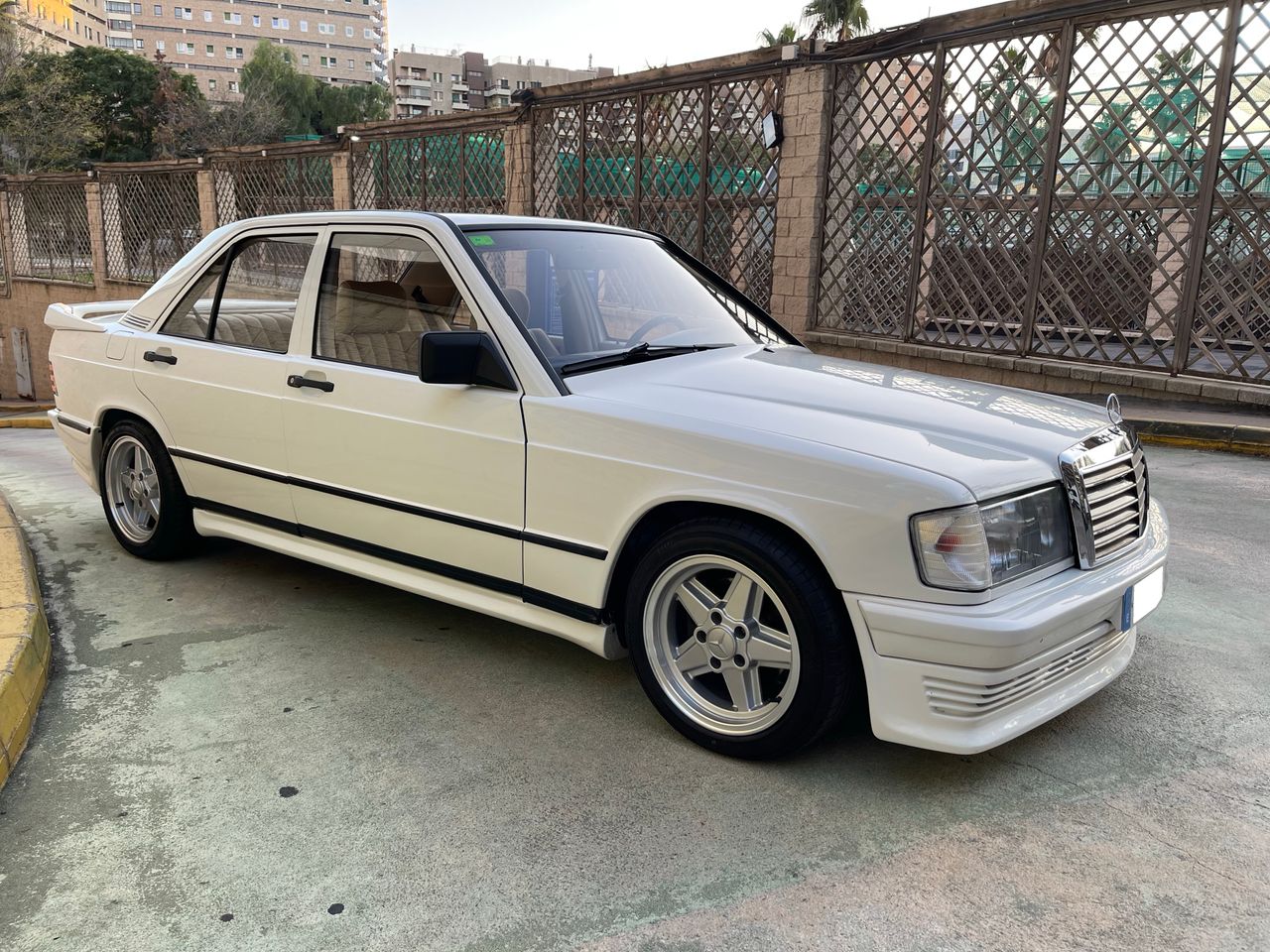 Foto Mercedes-Benz 190 3
