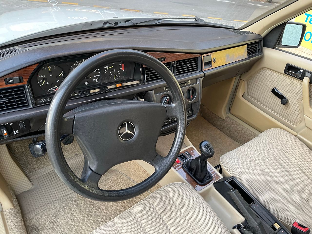 Foto Mercedes-Benz 190 9