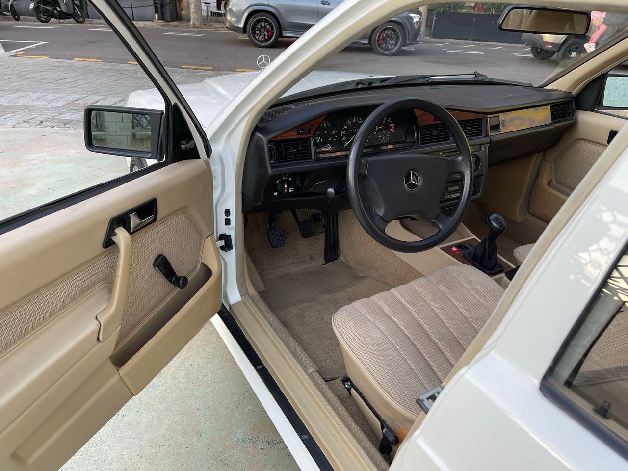 Foto Mercedes-Benz 190 18