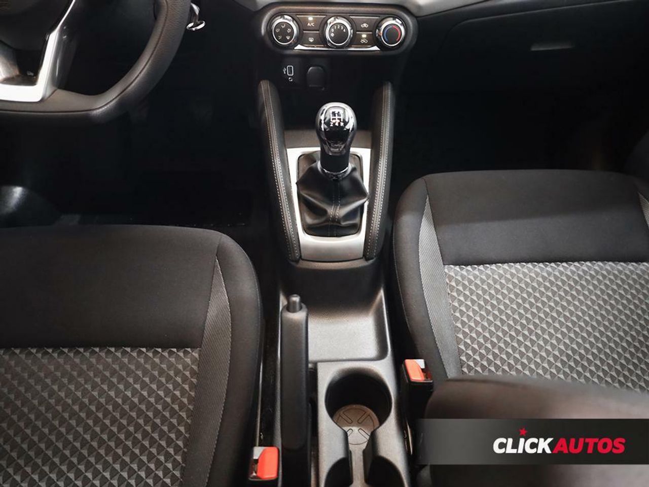 Foto Nissan Micra 8