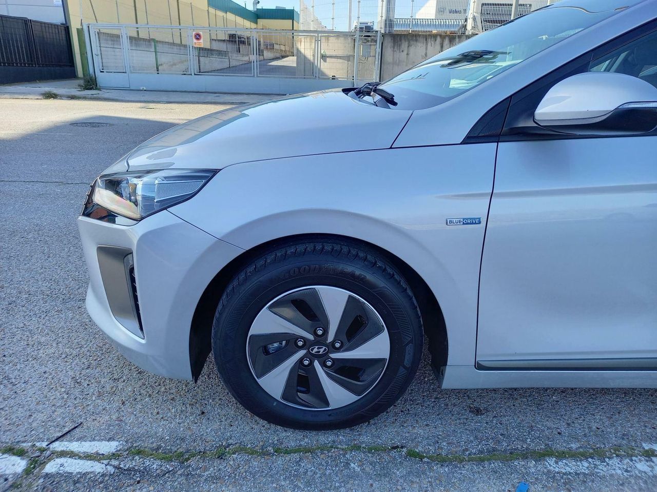 Foto Hyundai IONIQ 10