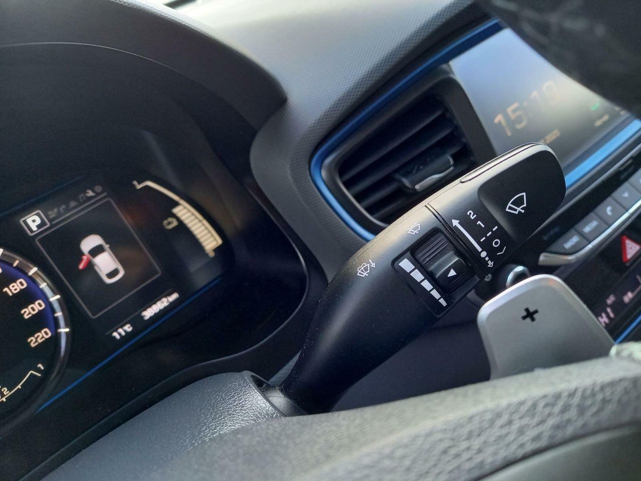 Foto Hyundai IONIQ 16