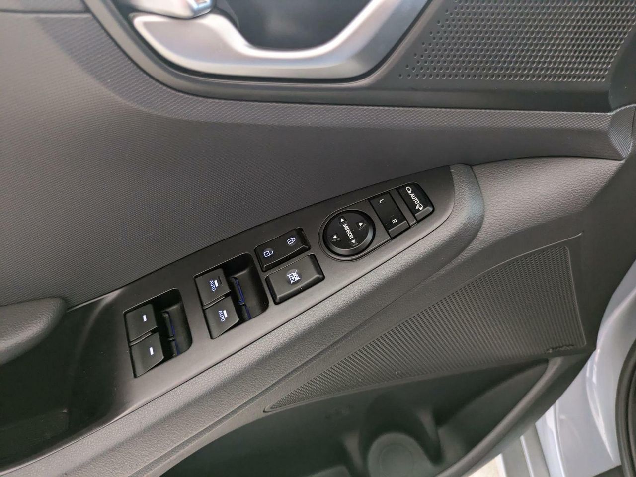 Foto Hyundai IONIQ 18