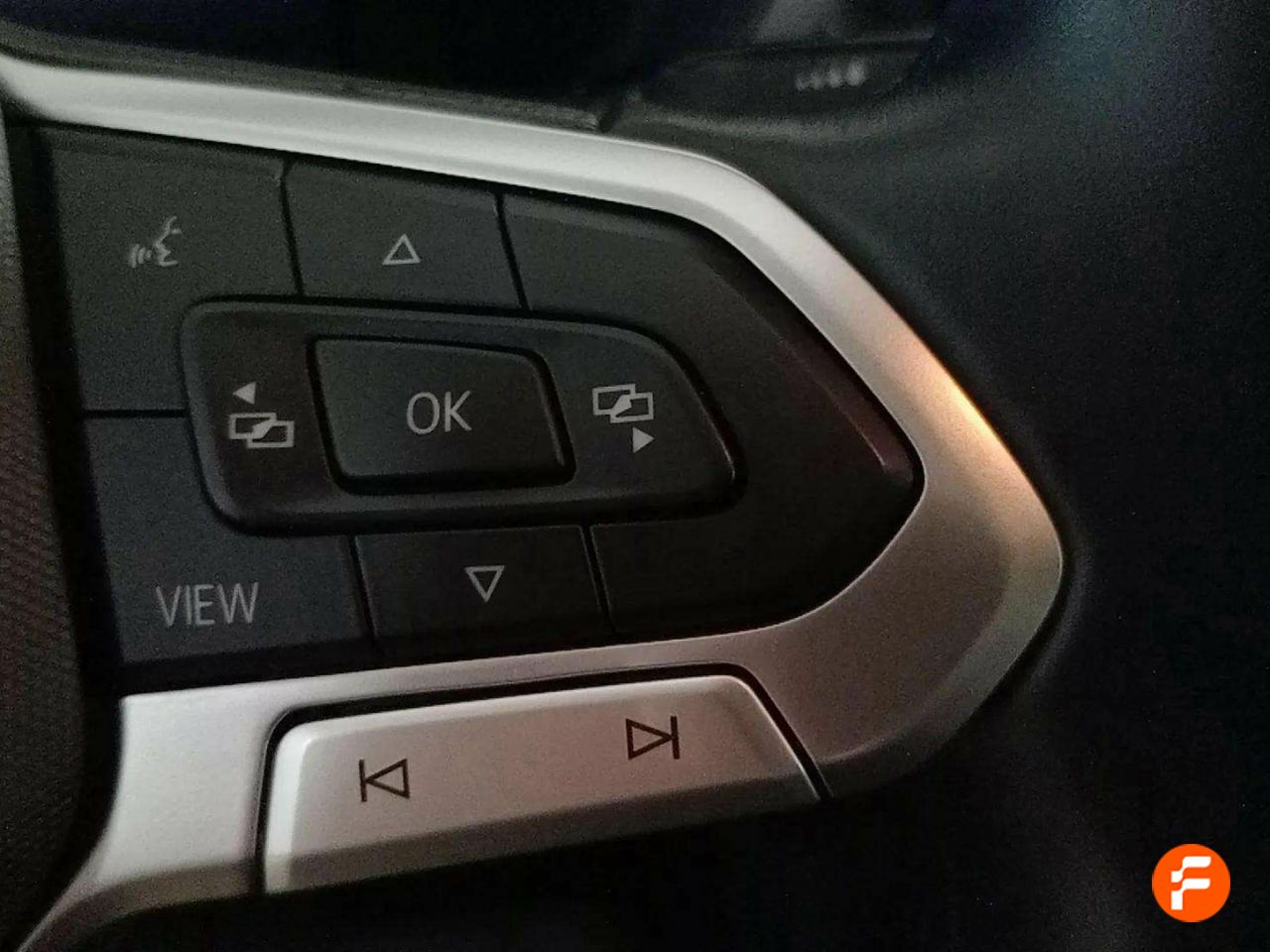 Foto Volkswagen T-Cross 14