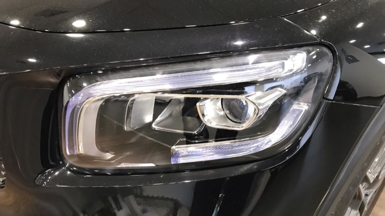 Foto Mercedes-Benz Clase GLB 13