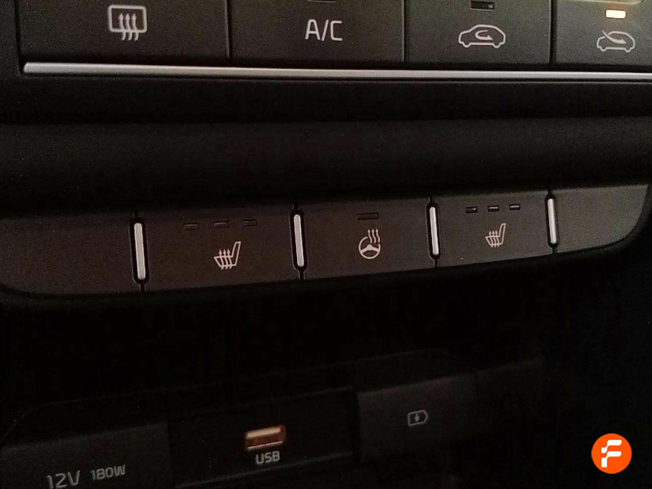 Foto Kia XCeed 22