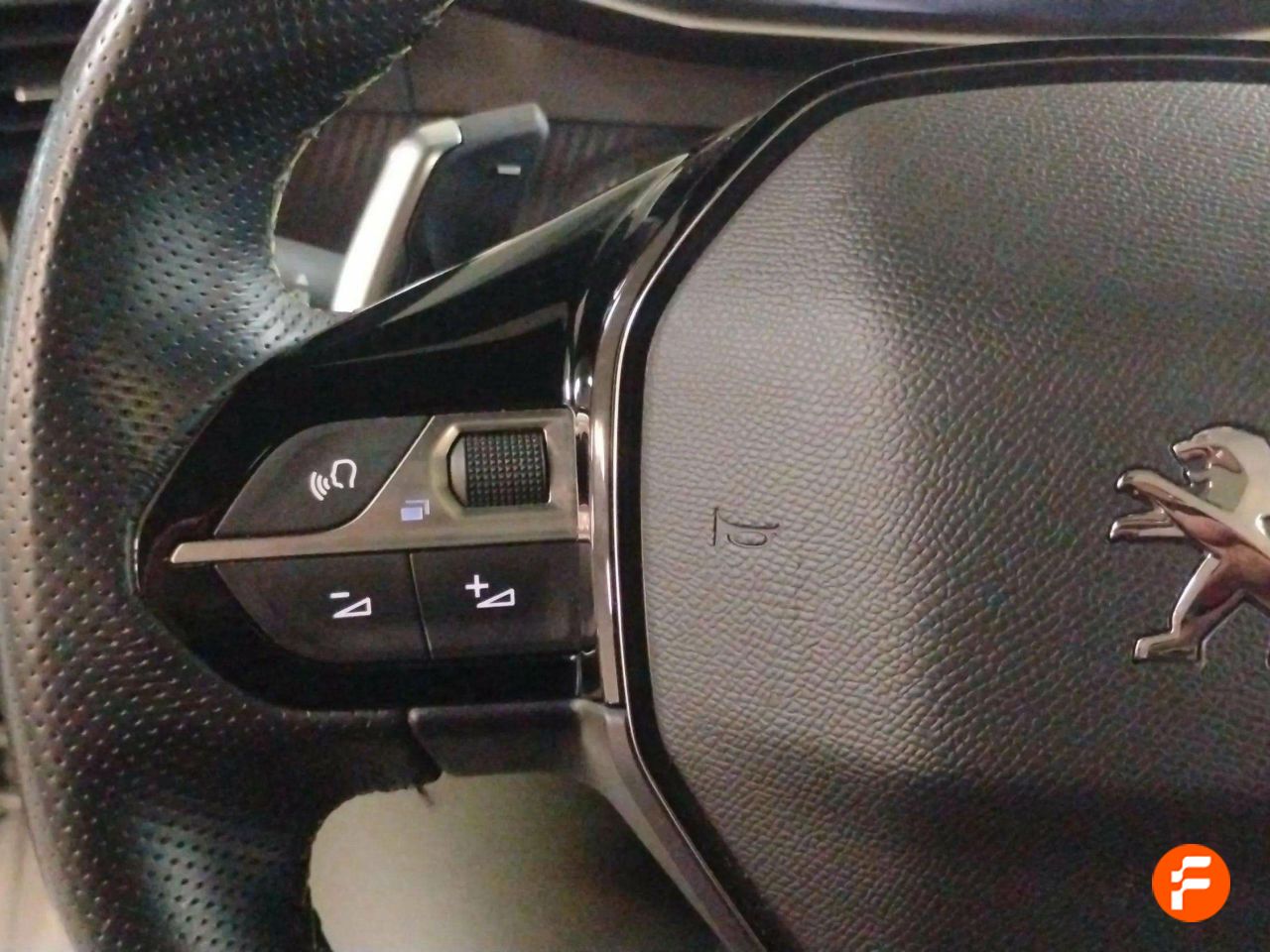 Foto Peugeot 208 16