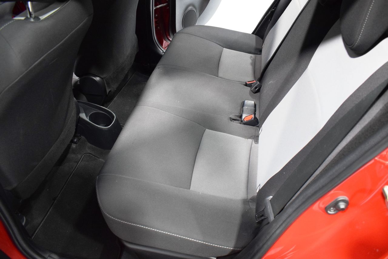 Foto Toyota Yaris 12