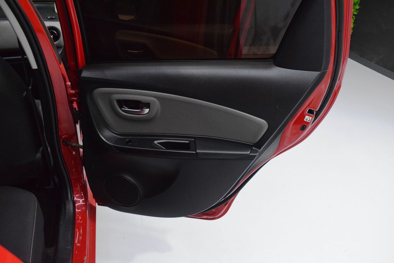Foto Toyota Yaris 17