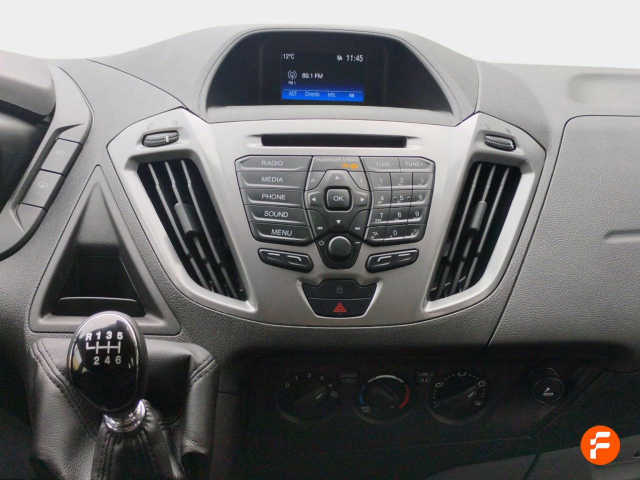 Foto Ford Tourneo Custom 10