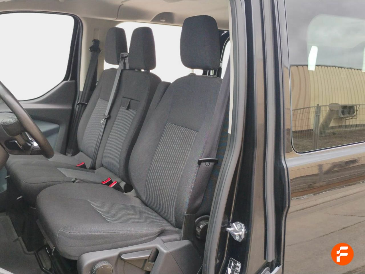 Foto Ford Tourneo Custom 11
