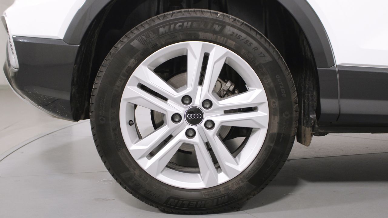 Foto Audi Q2 8