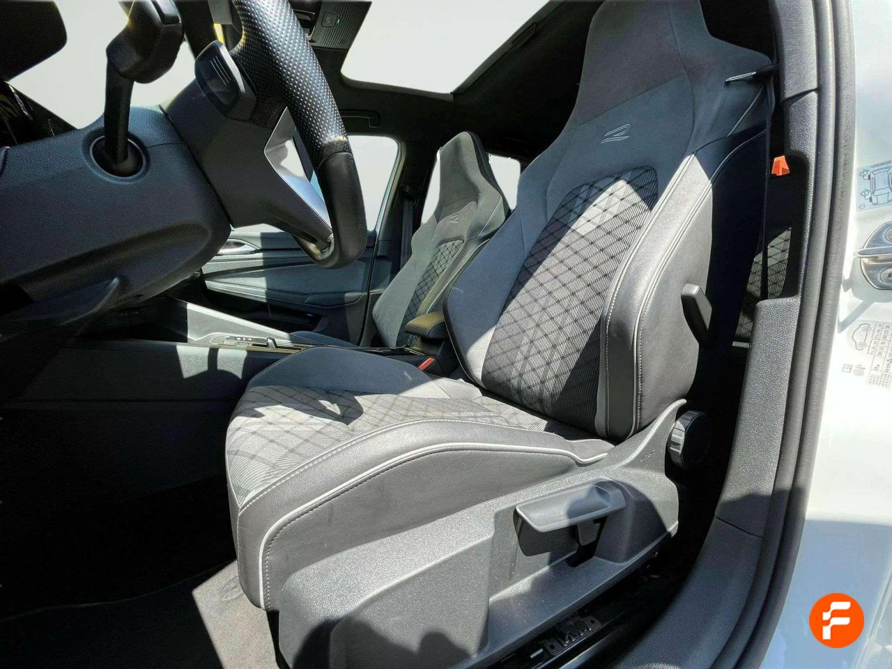 Foto Volkswagen Golf 13