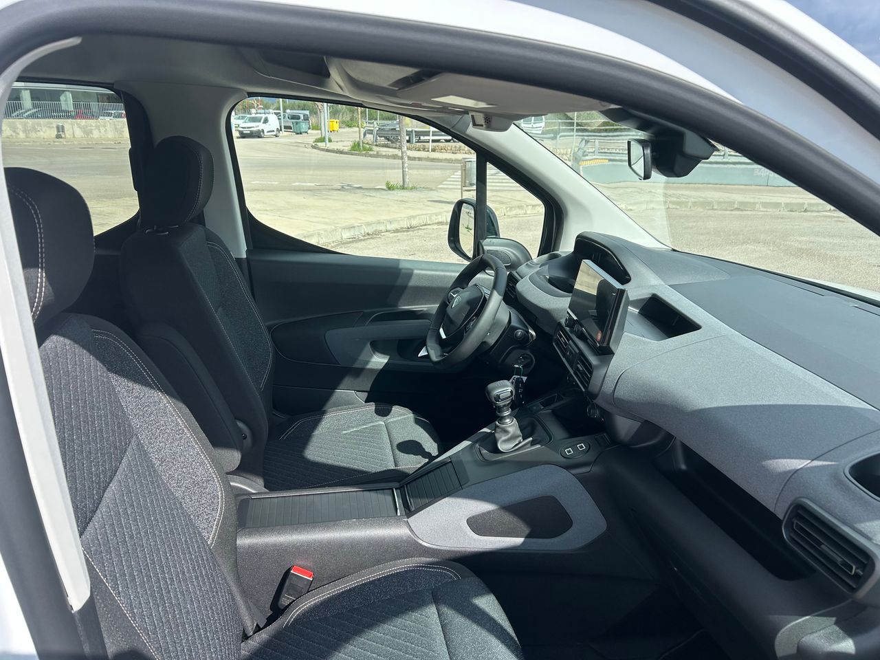 Foto Peugeot Rifter 11