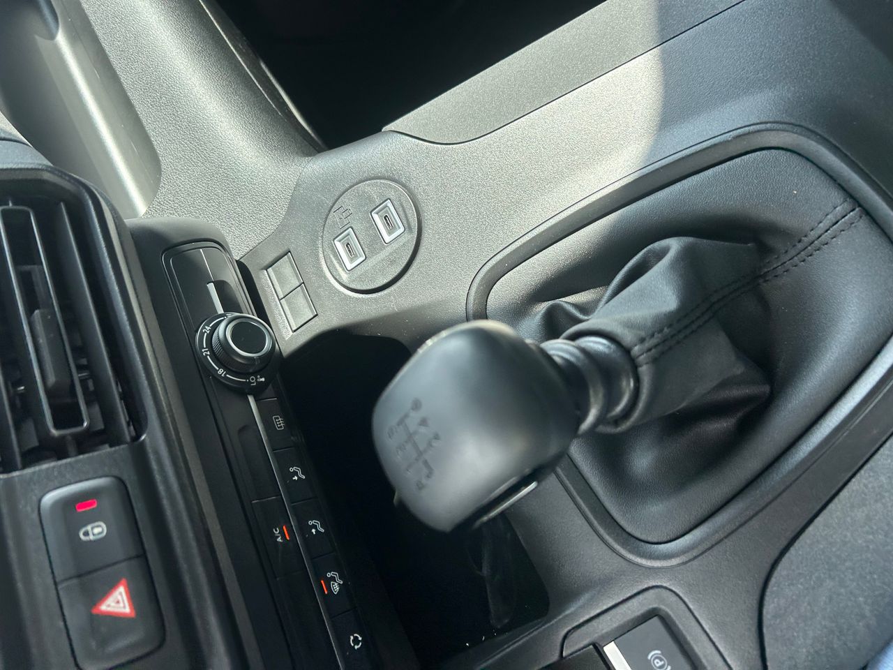 Foto Peugeot Rifter 16