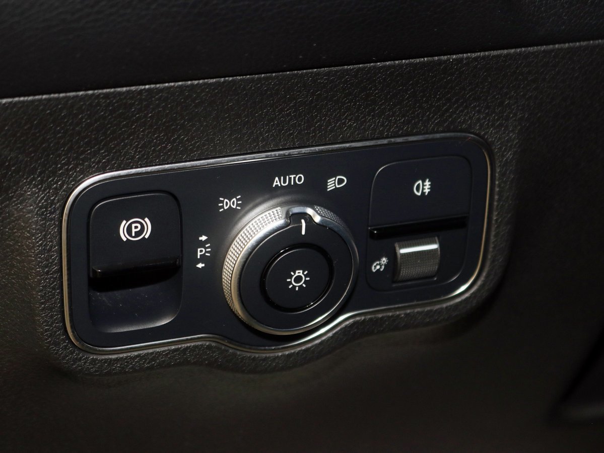 Foto Mercedes-Benz Clase GLB 33