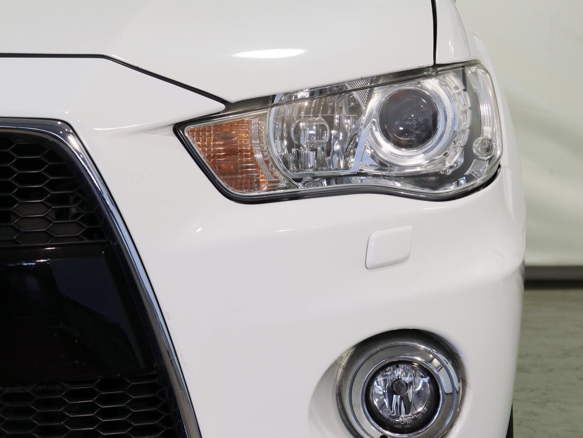 Foto Mitsubishi Outlander 14