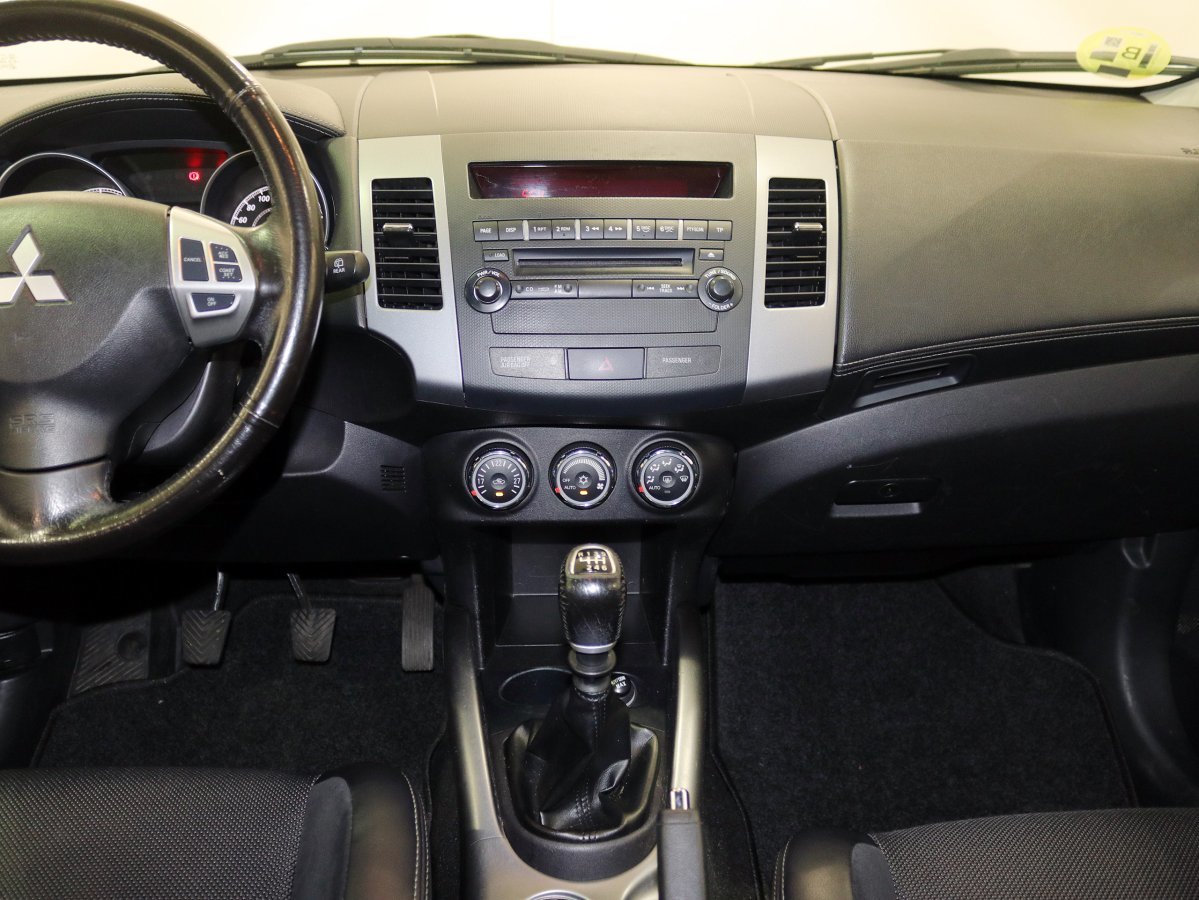 Foto Mitsubishi Outlander 23