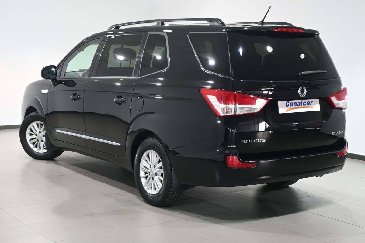 Foto SsangYong Rodius 6