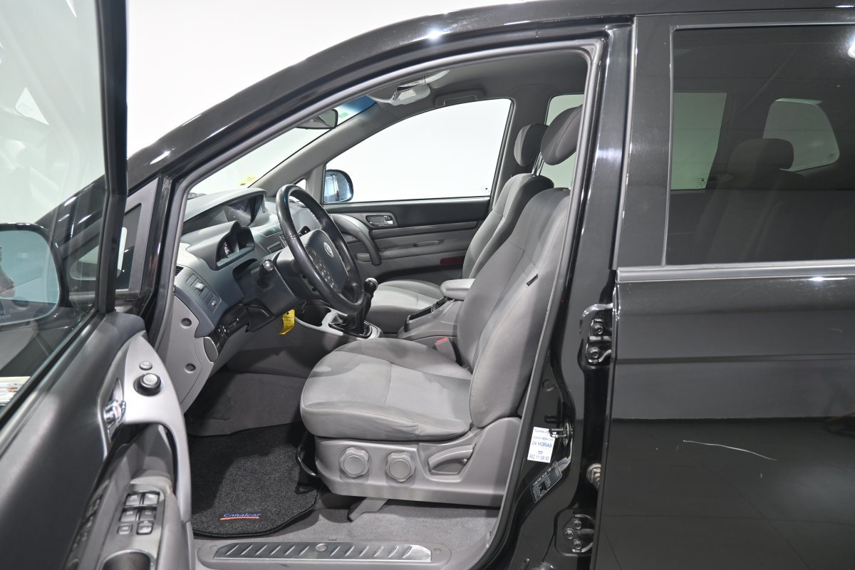 Foto SsangYong Rodius 10