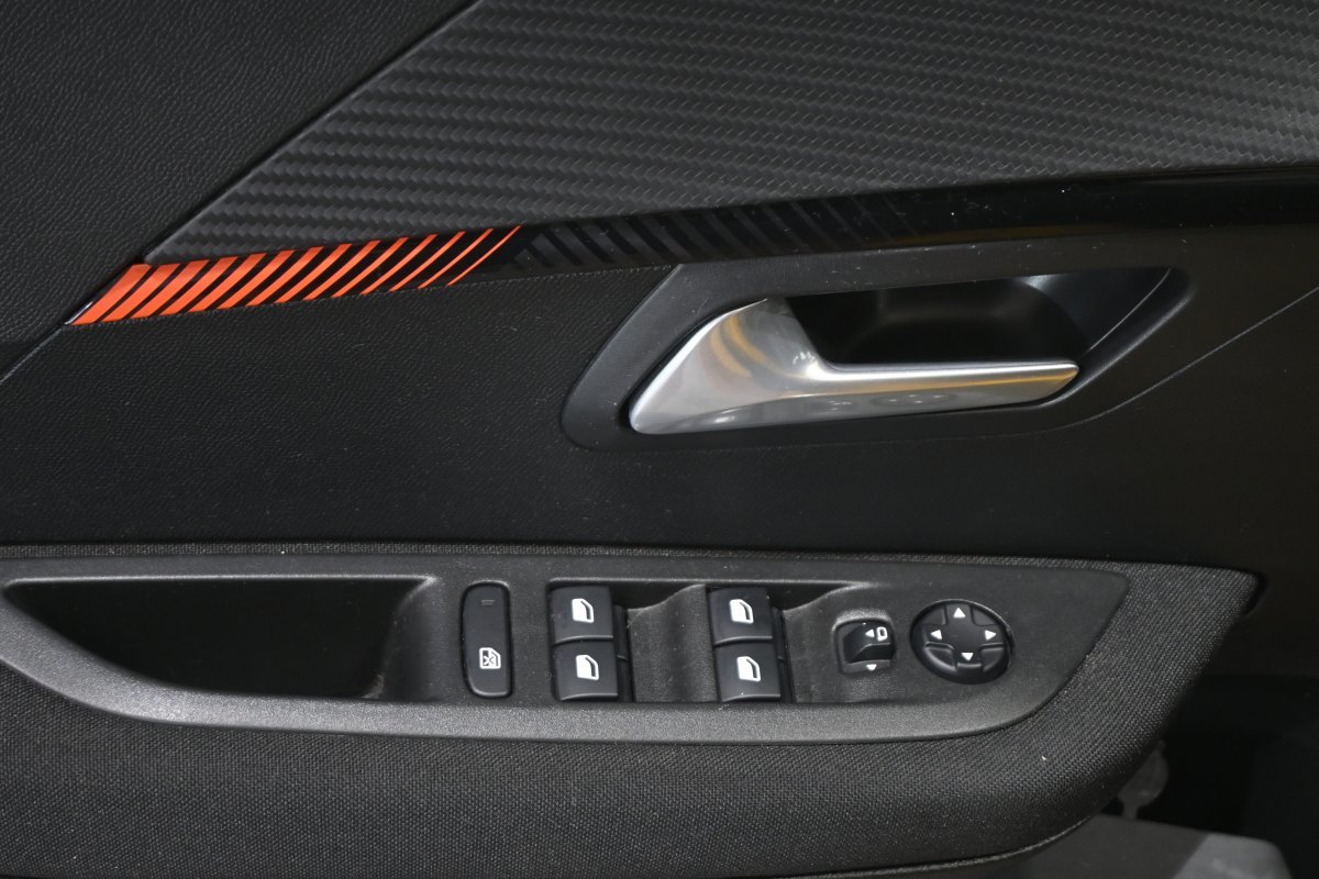 Foto Peugeot 208 26