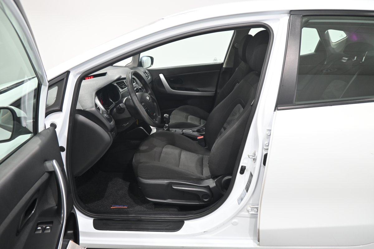 Foto Kia Ceed 10