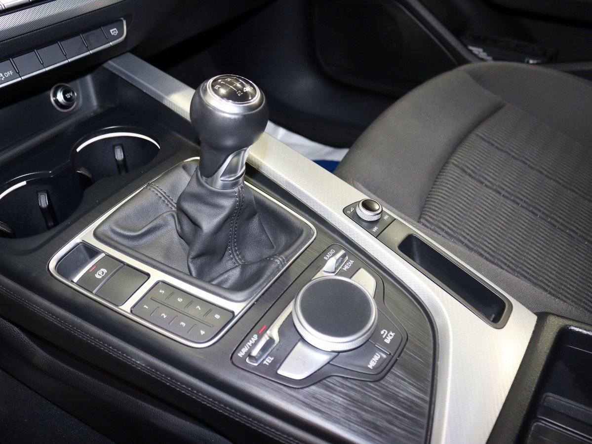 Foto Audi A4 Avant 15