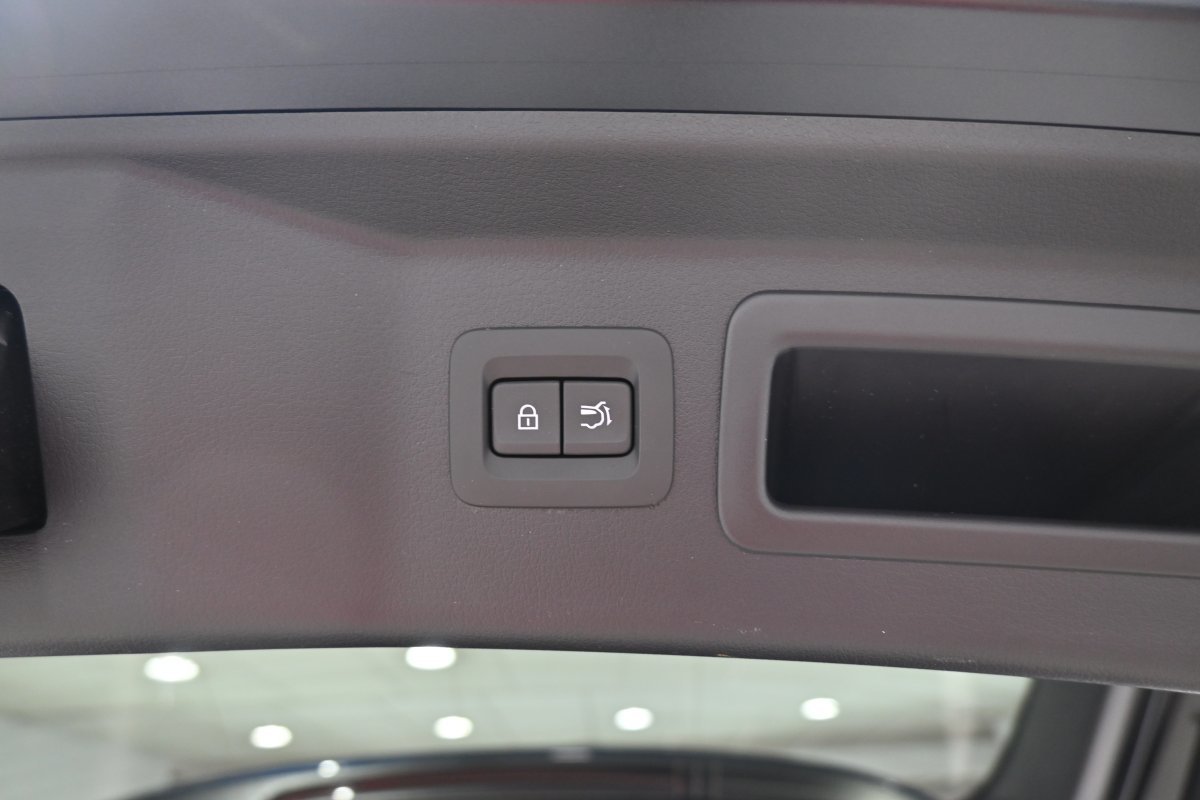 Foto Mazda CX-80 11