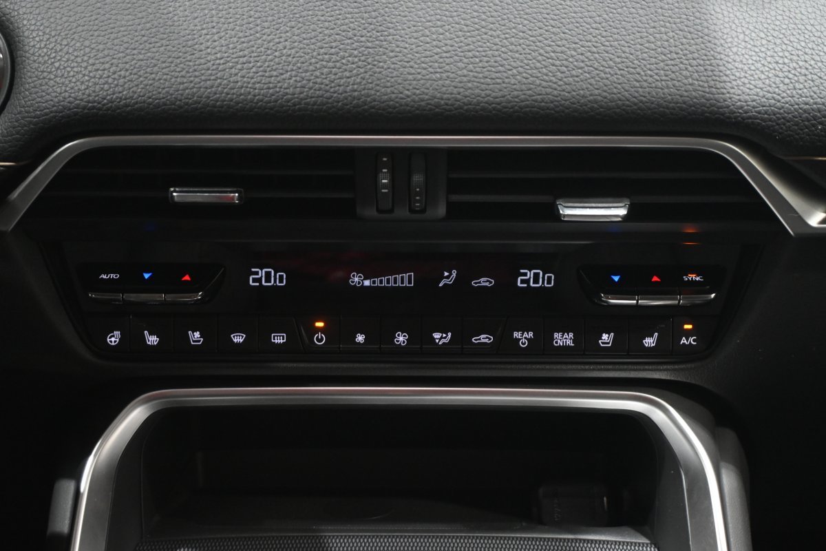 Foto Mazda CX-80 23