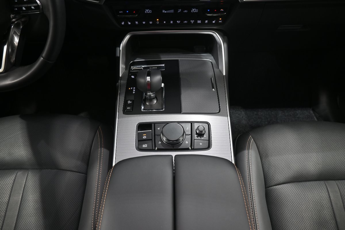 Foto Mazda CX-80 26