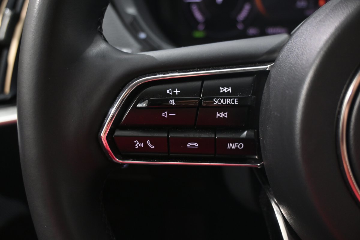 Foto Mazda CX-80 29