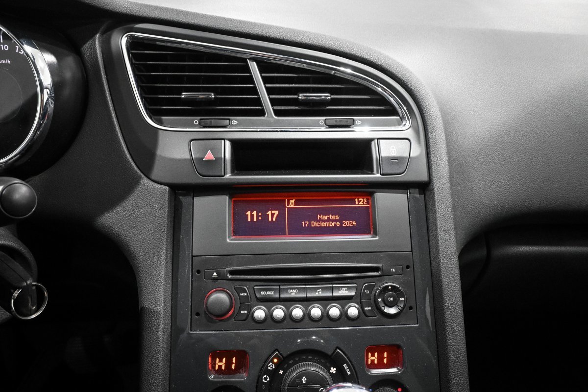 Foto Peugeot 5008 13